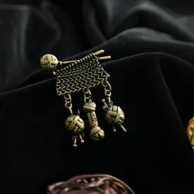 Kavove The Cozy Clasp Golden Colour Brooch