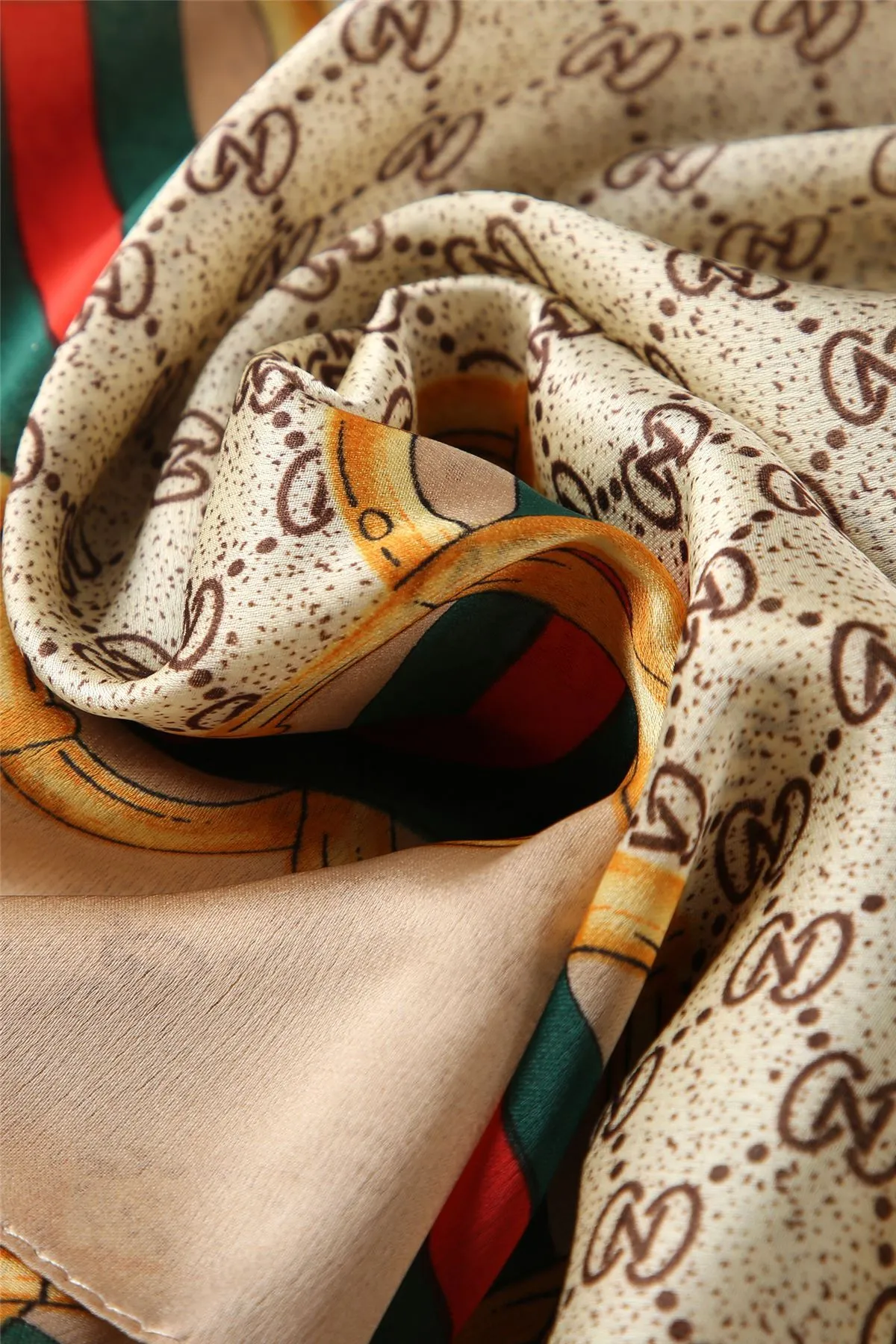 Scattered Bee Print Scarf- Beige